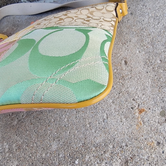 Coach Y2K Vintage Pastel Signature Patchwork Flower Swingpack Crossbody - Picture 9 of 14